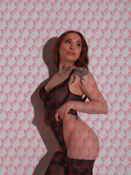 Имя: Афина, Возраст: 22, Грудь: 2