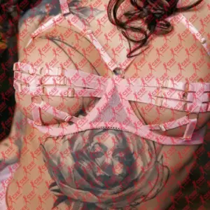 Имя: Александрина, Возраст: 27, Грудь: 2