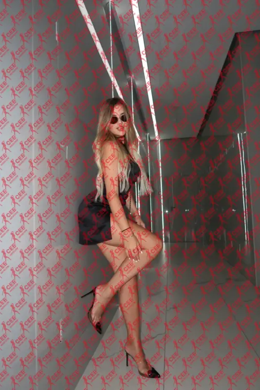 Имя: Алиса, Возраст: 24, Грудь: 3