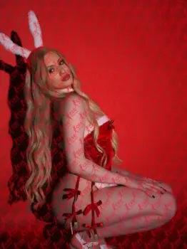 Имя: Долли, Возраст: 25, Грудь: 1