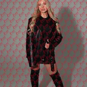 Имя: Елена, Возраст: 24, Грудь: 4