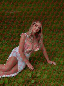 Имя: Елена, Возраст: 24, Грудь: 4