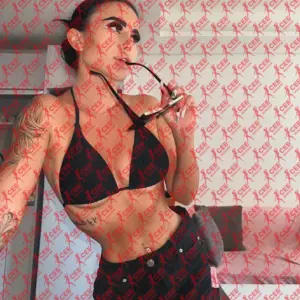 Имя: Элли, Возраст: 22, Грудь: 2