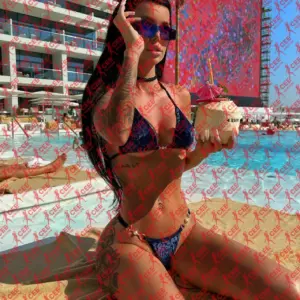 Имя: Элли, Возраст: 22, Грудь: 2