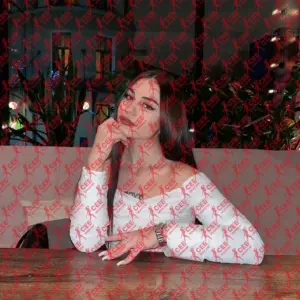 Имя: Лера, Возраст: 22, Грудь: 2