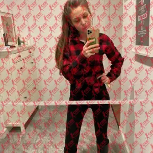 Имя: Мелания, Возраст: 25, Грудь: 2