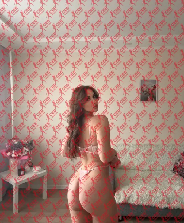 Имя: Настасья, Возраст: 21, Грудь: 1