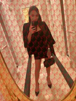 Имя: Нерия, Возраст: 27, Грудь: 2