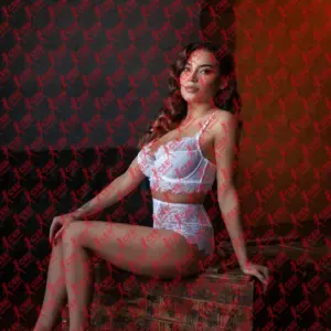 Имя: Нерия, Возраст: 27, Грудь: 2