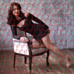 Имя: Саша, Возраст: 22, Грудь: 2