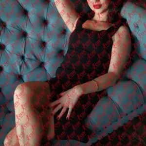 Имя: Саша, Возраст: 22, Грудь: 2