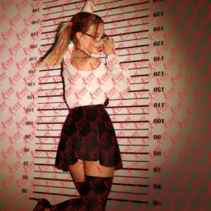 Имя: Теона, Возраст: 26, Грудь: 2