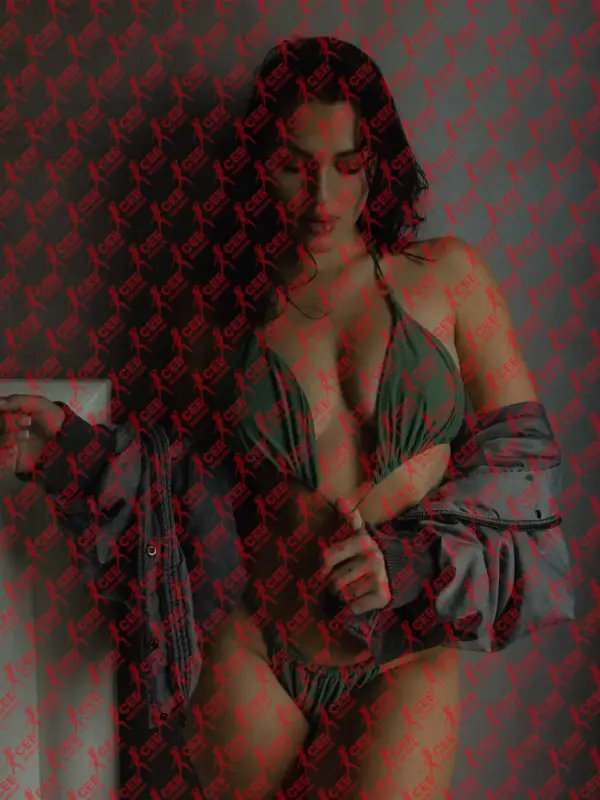 Имя: Тиффани, Возраст: 26, Грудь: 3